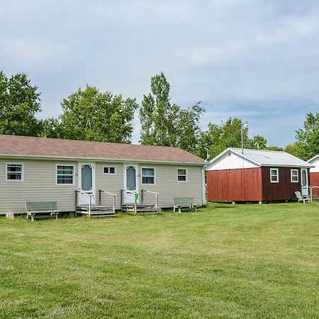 Rachel'S Motel And Cottages Surrey Exterior foto